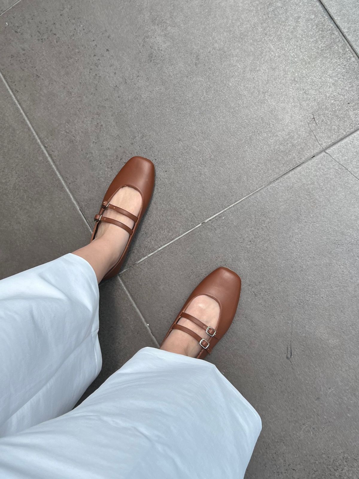 zapatilla piso cafe